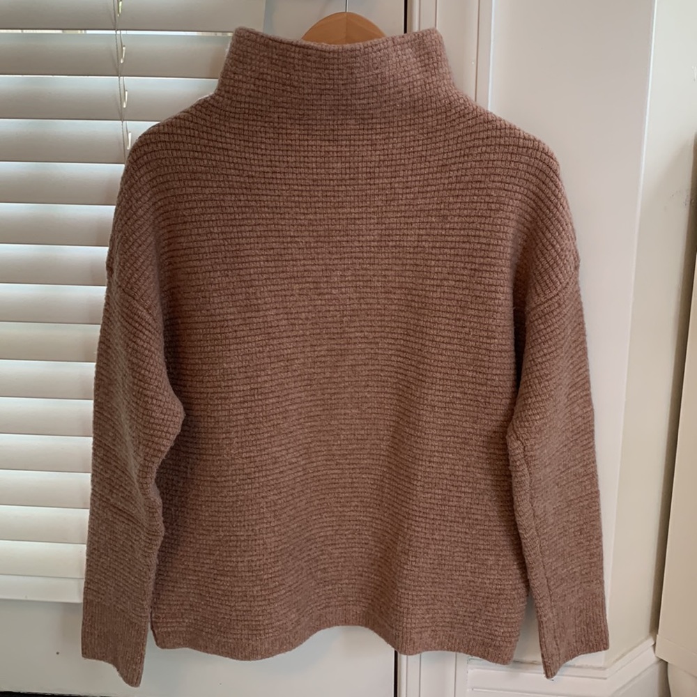 Cozy and soft Madewell salmon/blush rose color sweater, size small